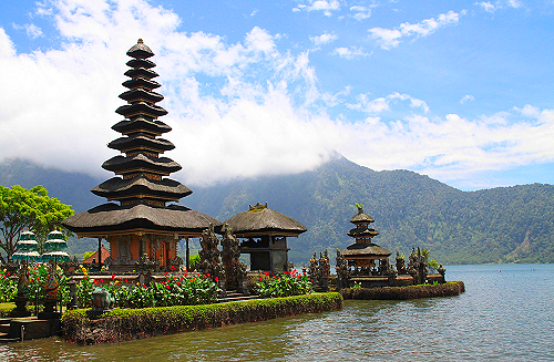 Lake Temple, Bali