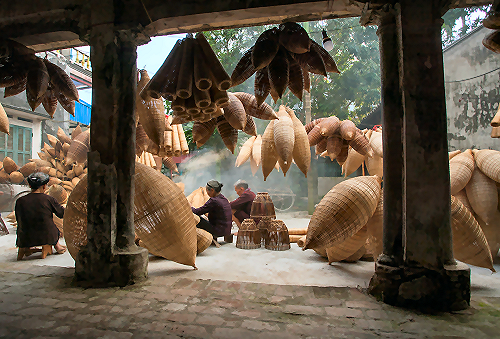 Vietnam Craft market basketmakers